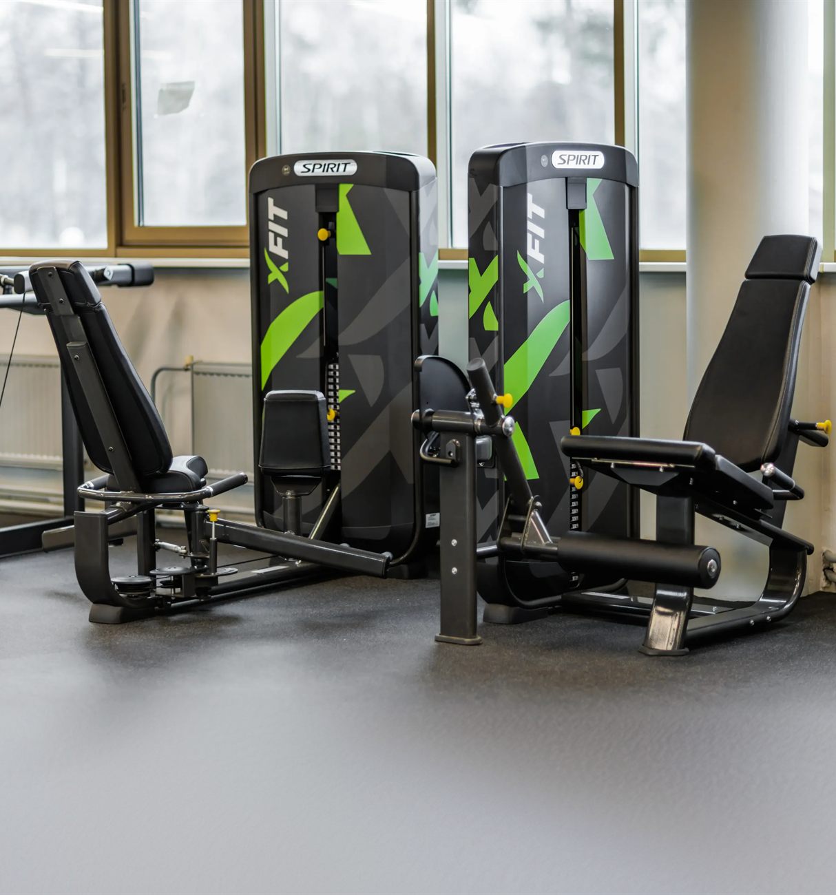 Силовые тренажеры в студии X-Fit